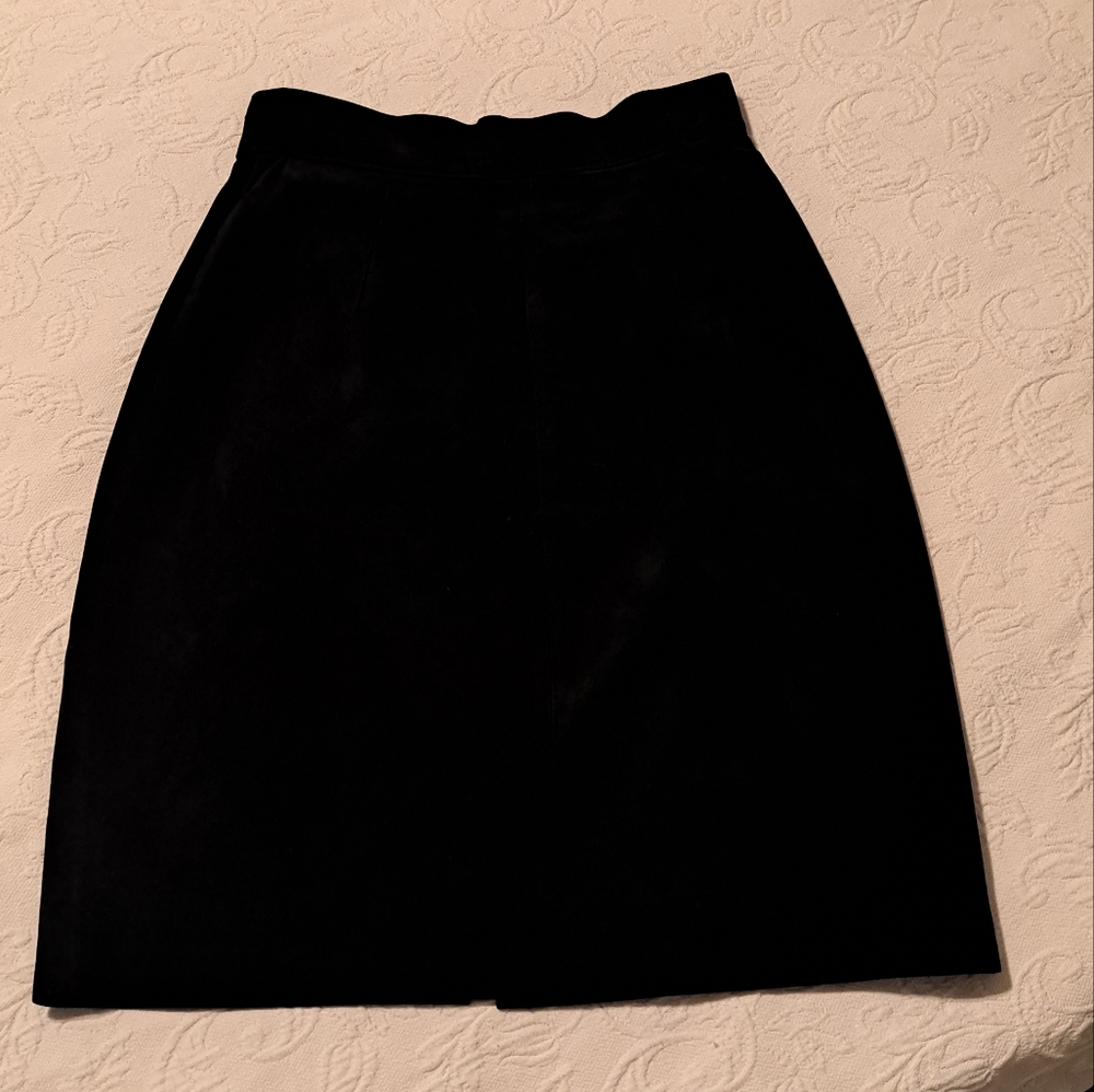 Jeno de Paris Black Suede Skirt